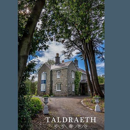 Taldraeth - Old Vicarage Guest House Penrhyndeudreath Εξωτερικό φωτογραφία