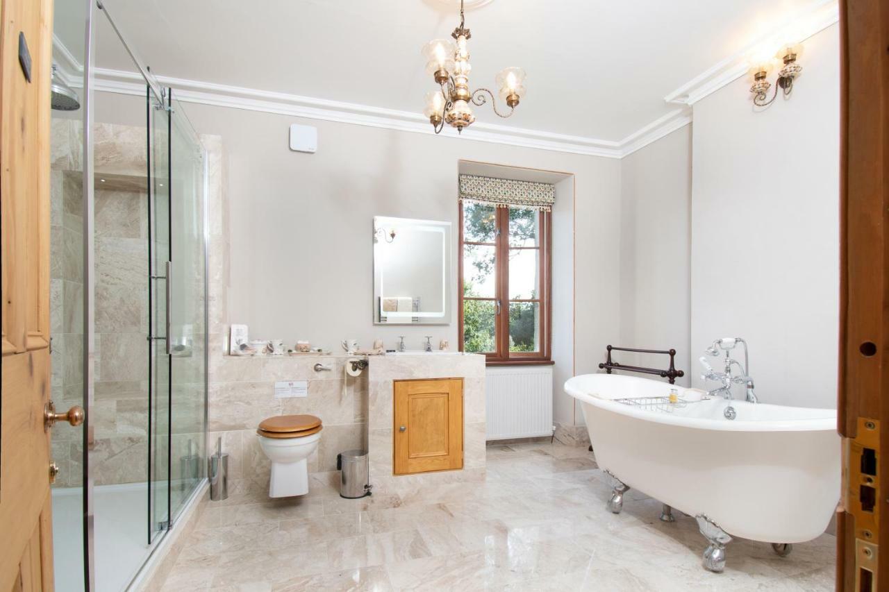 Taldraeth - Old Vicarage Guest House Penrhyndeudreath Εξωτερικό φωτογραφία